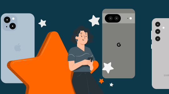 Eine Frau steht zwischen drei überdimensionierten Smartphones. Sie vergleicht iPhone, Samsung Galaxy und Google Pixel.