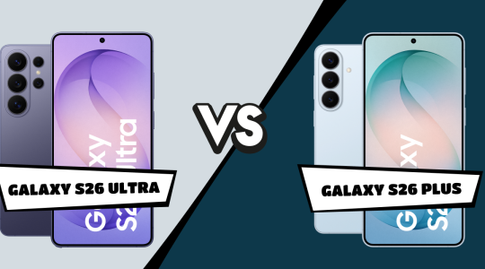 Vor- und Rückseite des Samsung Galaxy S26 Ultra auf der linken Bildhälfte. Vor und Rückseite des Samsung Galaxy S26 Plus auf der rechten Bildseite. Zwischen beiden Geräten steht ein vs.