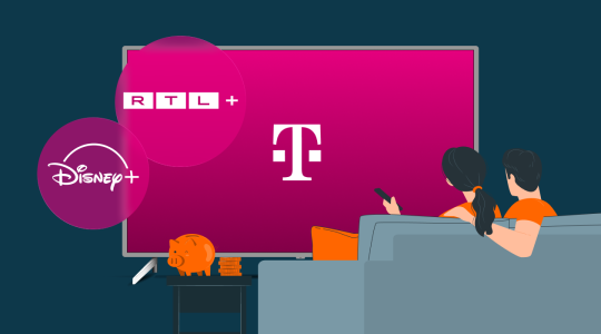 MagentaTV Smart inkl. Disney+: Ein Paar sitzt entspannt auf dem Sofa vor dem Fernseher mit Telekom-Oberfläche, während Disney+ und RTL+ als integrierte Streaming-Dienste dargestellt sind.