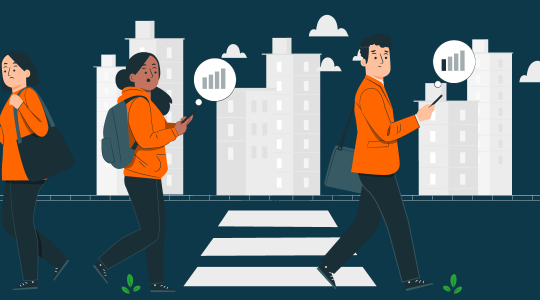 Drei Menschen laufen auf einer Straße entlang. Sie schauen auf ihre Smartphones, blasse Signal-Balken verraten, dass sie schlechten Empfang haben.