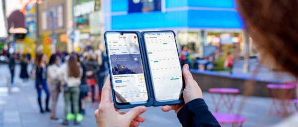 Das LG G8XThinQ lässt sich um ein zweites Display erweitern.