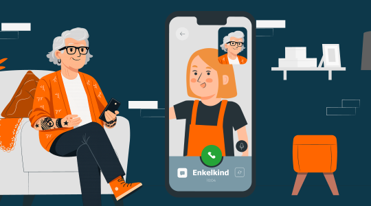 Illustration einer Person, die in einem Sessel sitzt und ein Smartphone in der Hand hält. Auf einem großen Smartphone‑Display im Vordergrund ist ein laufender Videoanruf zu sehen. Auf dem Display erscheint eine gezeichnete Figur in orangefarbener Kleidung, darunter steht „Enkelkind“. Im Raum befinden sich außerdem ein Beistelltisch, ein Regal mit Deko‑Gegenständen und eine Stehlampe.