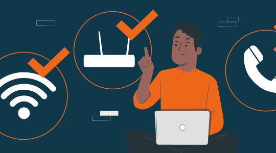 Ein Mann sitzt am Laptop und wählt die Optionen für den neuen Internetvertrag aus. Im Hintergrund sind Symbole für WLAN und Router mit Häkchen zu sehen. Beim Telefon ist ein Kreuz gesetzt.