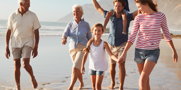 Eine Familie am Strand - so viele Vorteile für die Familie
