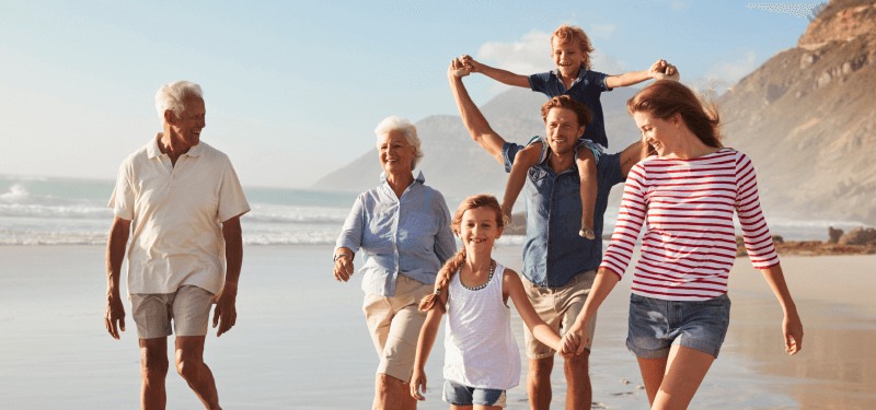Eine Familie am Strand - so viele Vorteile für die Familie