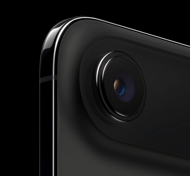 Nahaufnahme eines iPhone 17 Air-Kameramoduls in Schwarz mit glänzendem Gehäuse.