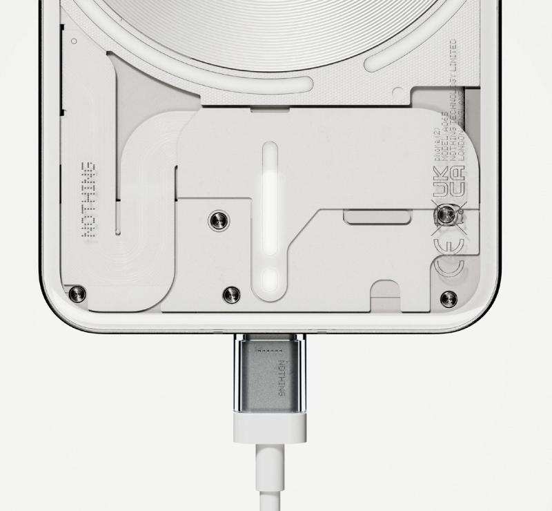 Der Akku des Nothing Phone 2 tankt in 55 Minuten vollständig auf.