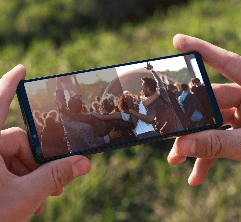 Das Sony Xperia 1 V hat ein 6,5 Zoll großes OLED-Display.